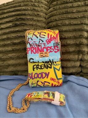 Graffiti Print Chain Crossbody Bag in Yellow & Light Blue